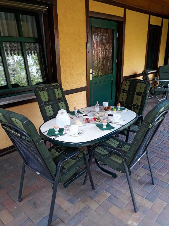 Pension Zum Weissen Hirsch Reitwein Экстерьер фото